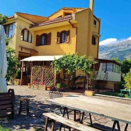 Villa Alberto スルモナ エクステリア 写真